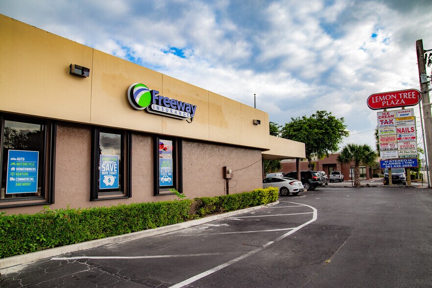 1020 S Military Trl, West Palm Beach, FL à vendre - Photo de l’immeuble – Image 2 sur 4