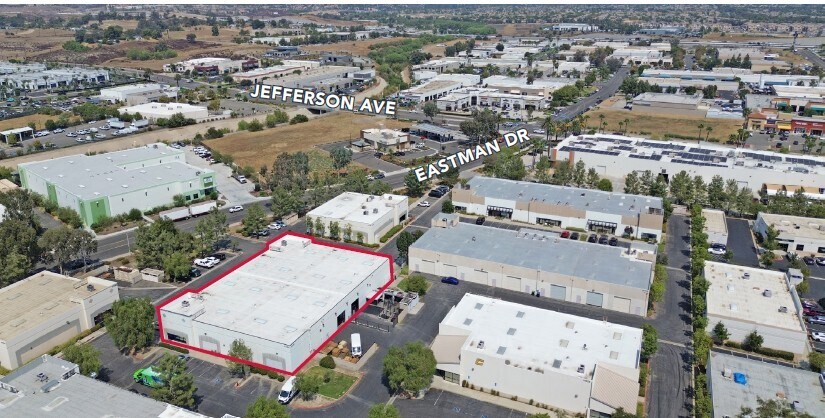 41588 Eastman Dr, Murrieta, CA à vendre - Photo de l’immeuble – Image 3 sur 7