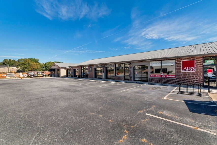 179 E Moreno St, Buford, GA à vendre - Photo de l’immeuble – Image 3 sur 36