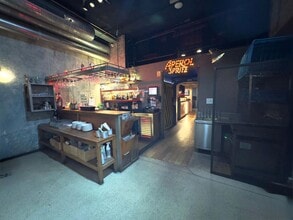 Local commercial dans Barcelone, Barcelona à louer Photo intérieure– Image 2 sur 24