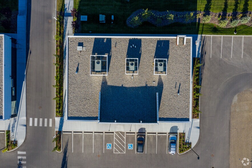 324 58 Av SE, Calgary, AB à louer - Aérien – Image 3 sur 17