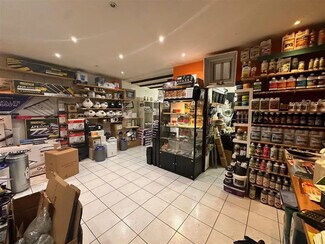 Plus de détails pour Local commercial à vendre