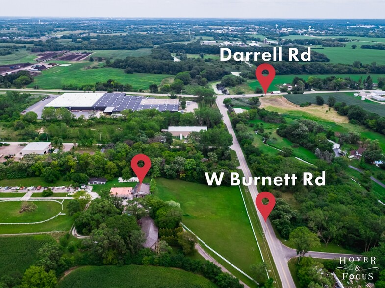 706 E Burnett Rd, Island Lake, IL à vendre - Photo de l’immeuble – Image 2 sur 17