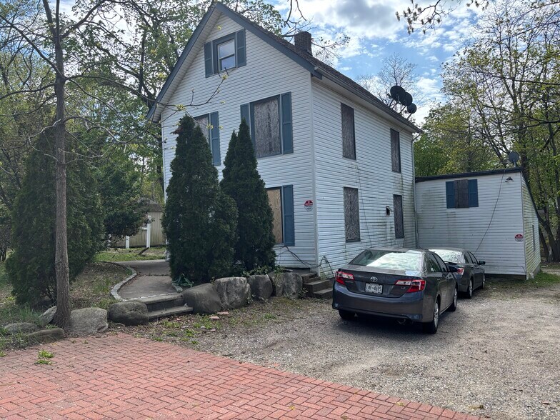 44 1st Ave, Kings Park, NY à vendre - Photo de l’immeuble – Image 2 sur 4