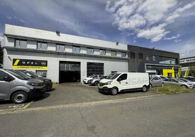 Plus de détails pour Local d'activités à louer