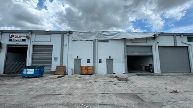 4201-4250 NW 37th Ct, Miami, FL à louer Photo intérieure– Image 1 sur 7