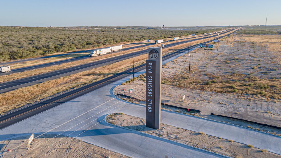 Maritime Loop, Laredo, TX à vendre - Photo de l’immeuble – Image 2 sur 8