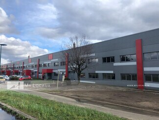 Plus de détails pour Local d'activités à louer