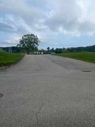 Plus de détails pour 2250 Industrial Dr, Connellsville, PA - Industriel/Logistique à vendre