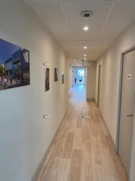 Bureau dans Aix-en-Provence à louer - Photo de l’immeuble – Image 2 sur 9