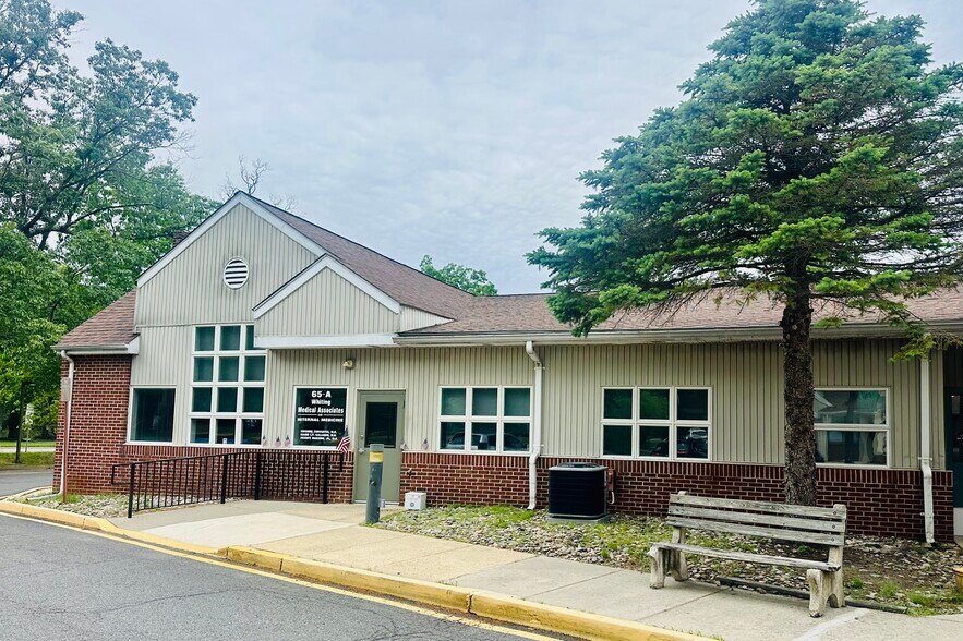 65 Lacey Rd, Whiting, NJ à vendre - Photo de l’immeuble – Image 1 sur 8