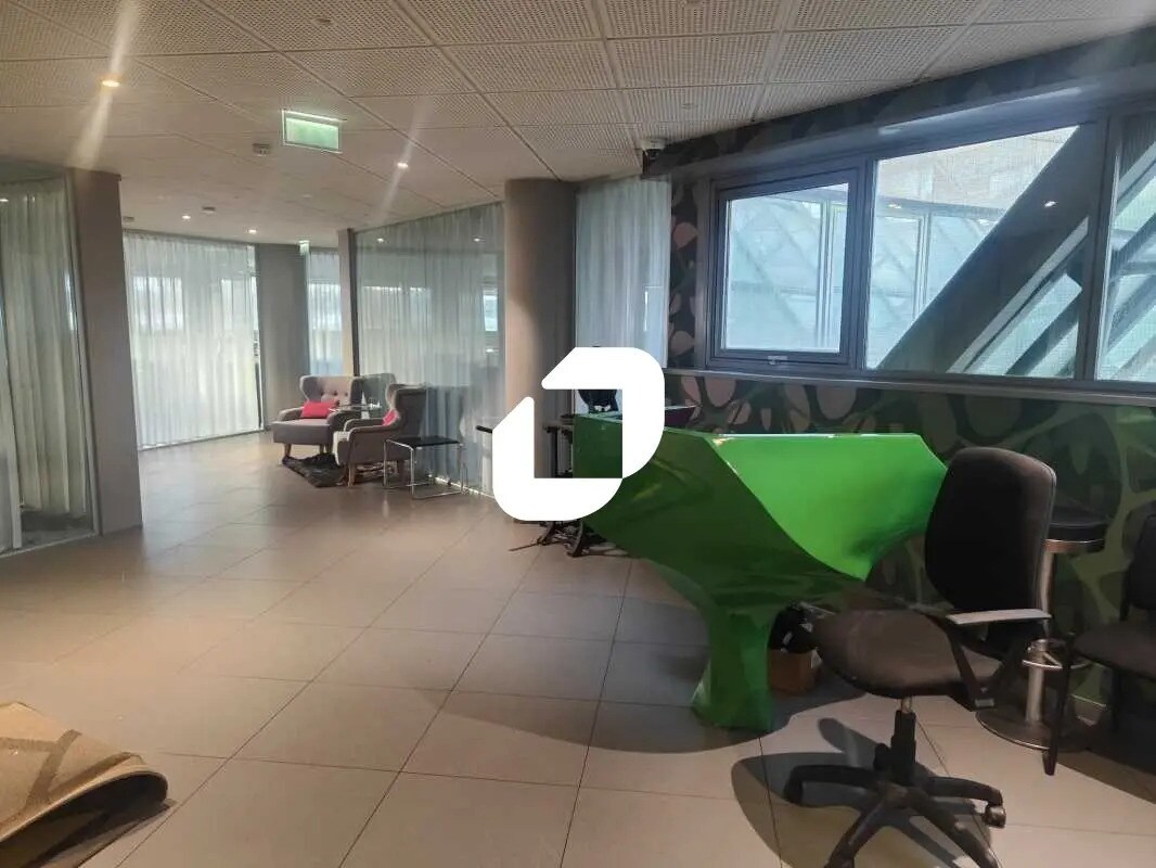 Bureau dans Nanterre à louer Photo de l’immeuble– Image 1 sur 9