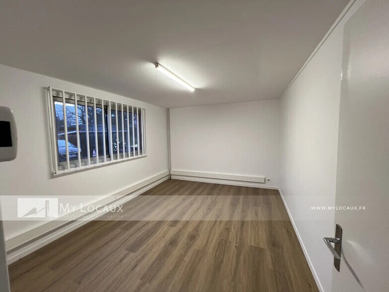 Local d’activités dans SAINT-OUEN-L'AUMONE à louer - Photo intérieure – Image 3 sur 6