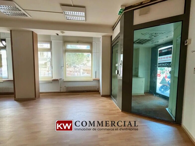 Local commercial dans Nice à vendre - Photo de l’immeuble – Image 3 sur 11