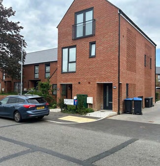 Plus de détails pour 98 Willingale Rd, Loughton - Bureau à louer