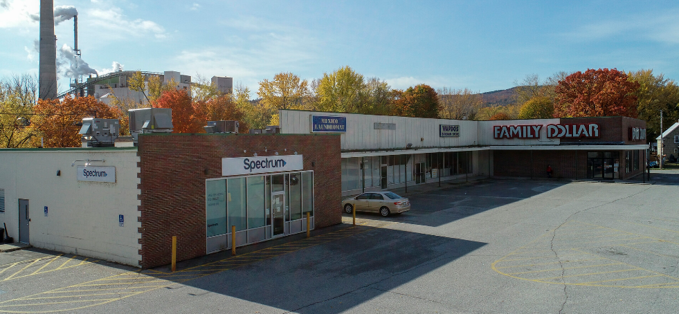1-36 Main St, Mexico, ME à louer - Photo de l’immeuble – Image 2 sur 5