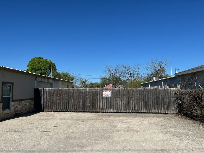 108 Schertz Pky, Schertz, TX à vendre - Photo de l’immeuble – Image 3 sur 5