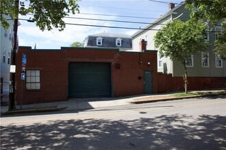 667 Wickenden St, Providence, RI à louer Photo intérieure– Image 2 sur 16