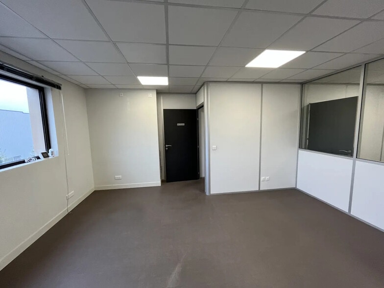 Bureau dans Franconville à louer - Photo intérieure – Image 2 sur 11