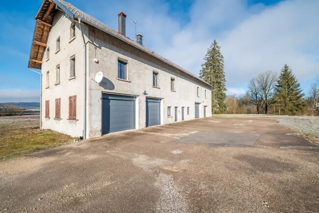 Plus de détails pour Local d’activités à vendre