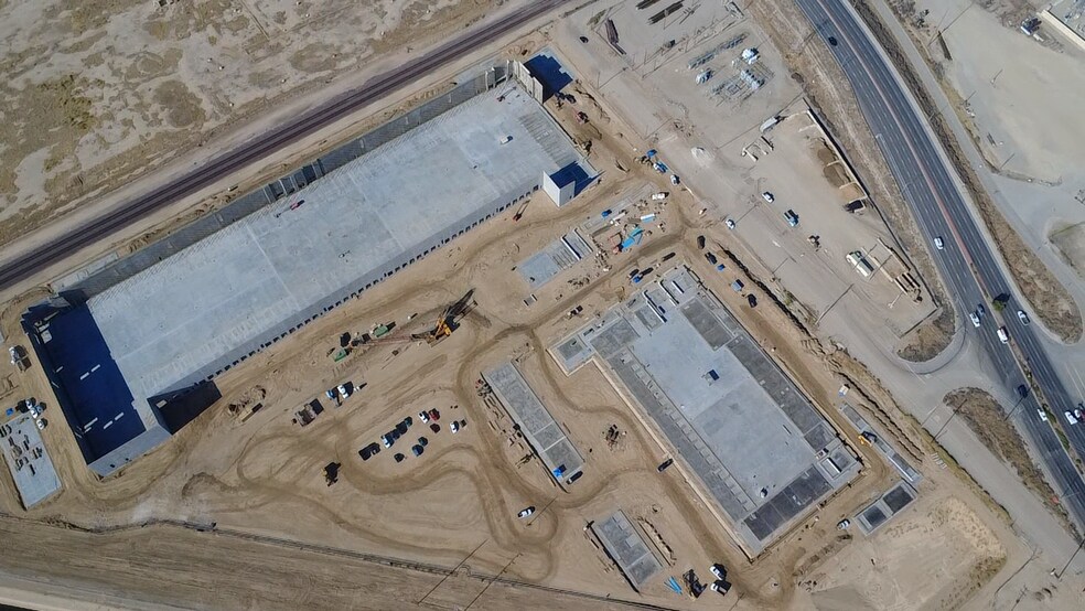 2152 Coffee Rd, Bakersfield, CA à louer - Photo de la construction – Image 3 sur 18