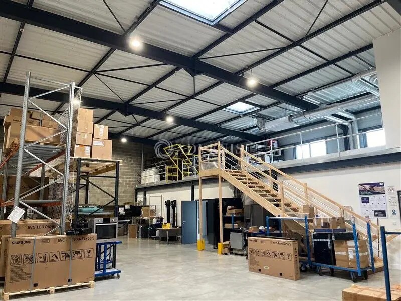 Local d'activités dans Chambray-lès-Tours à vendre Photo intérieure– Image 1 sur 10