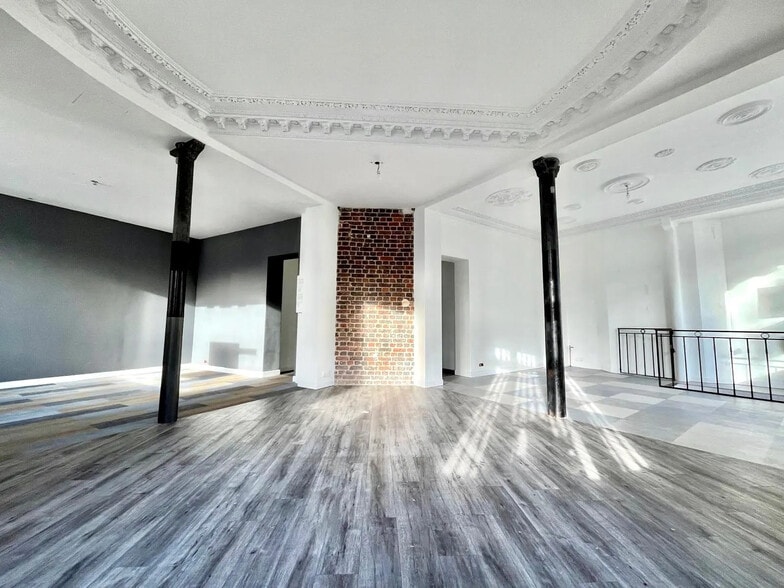 Local commercial dans Paris à vendre - Photo intérieure – Image 2 sur 9