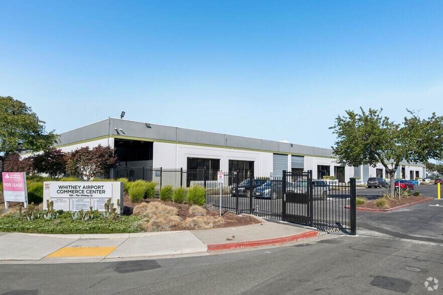 700-728 Whitney St, San Leandro, CA à louer - Photo de l’immeuble – Image 3 sur 6