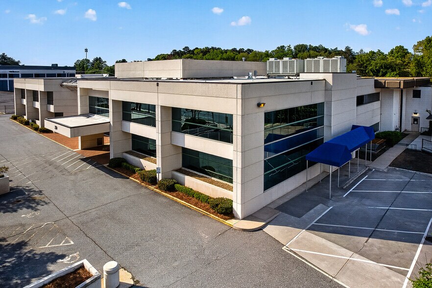 240-250 Charlois Blvd, Winston-Salem, NC à louer - Photo de l’immeuble – Image 3 sur 20
