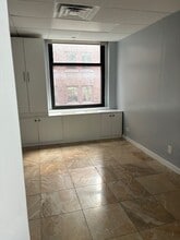 34-36 W 44th St, New York, NY à louer Photo intérieure– Image 2 sur 3