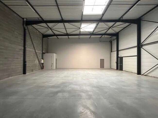 Plus de détails pour 150B Rue Ampère, Genay - Local d'activités à louer
