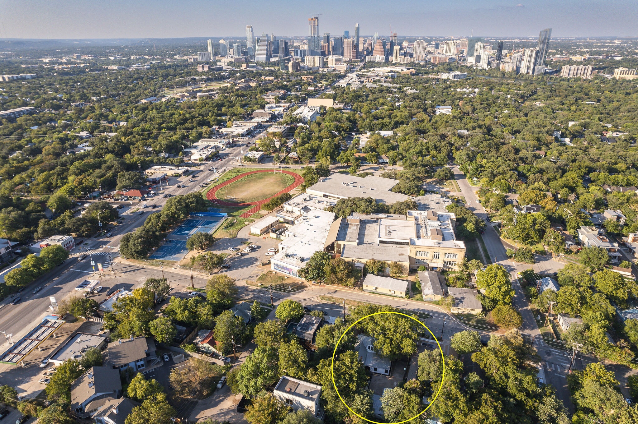 203 Leland St, Austin, TX à louer Photo intérieure– Image 1 sur 35