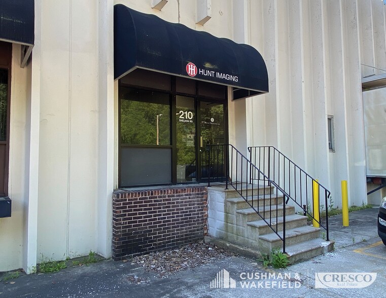 200-250 Sheldon Rd, Berea, OH à louer - Photo de l’immeuble – Image 1 sur 3