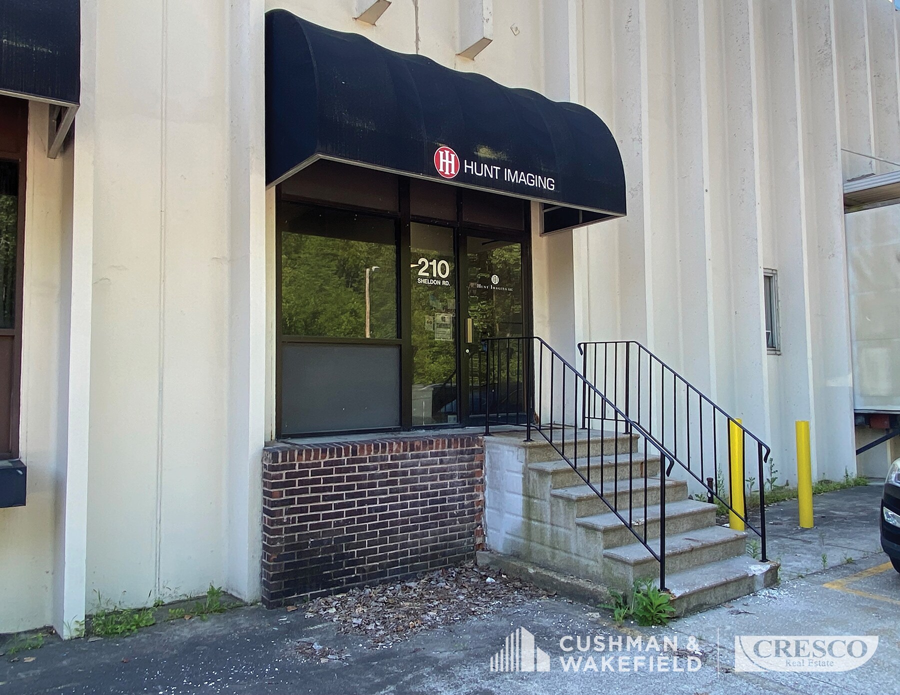 200-250 Sheldon Rd, Berea, OH à louer Photo de l’immeuble– Image 1 sur 4