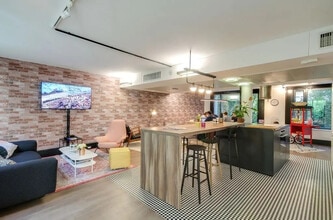 88 Avenue Charles De Gaulle, Neuilly-sur-Seine à louer Photo intérieure– Image 1 sur 3