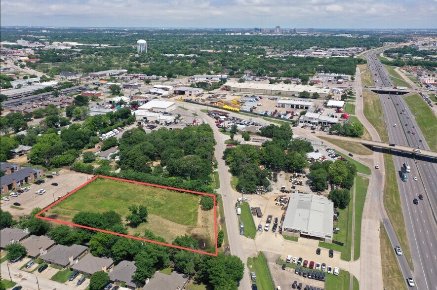 801 Singleton Blvd, Irving, TX à vendre - Photo de l’immeuble – Image 2 sur 5