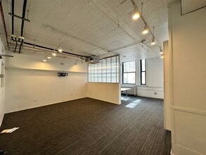 328 S Jefferson St, Chicago, IL à louer Photo intérieure– Image 2 sur 5