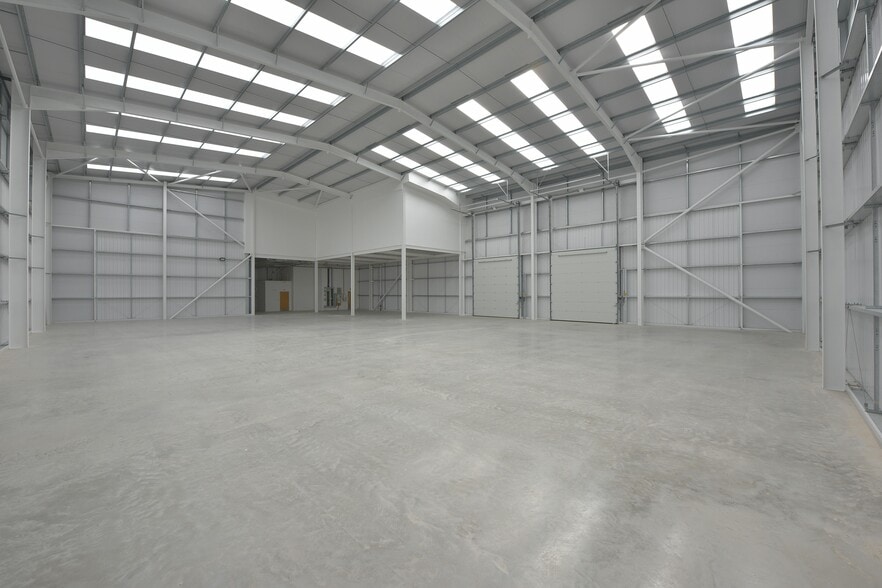 103 Barton Dock Rd, Manchester à louer - Photo de l’immeuble – Image 3 sur 12