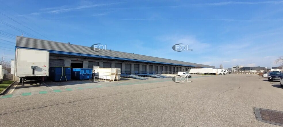 Industriel/Logistique dans Mions à louer - Photo de l’immeuble – Image 2 sur 7