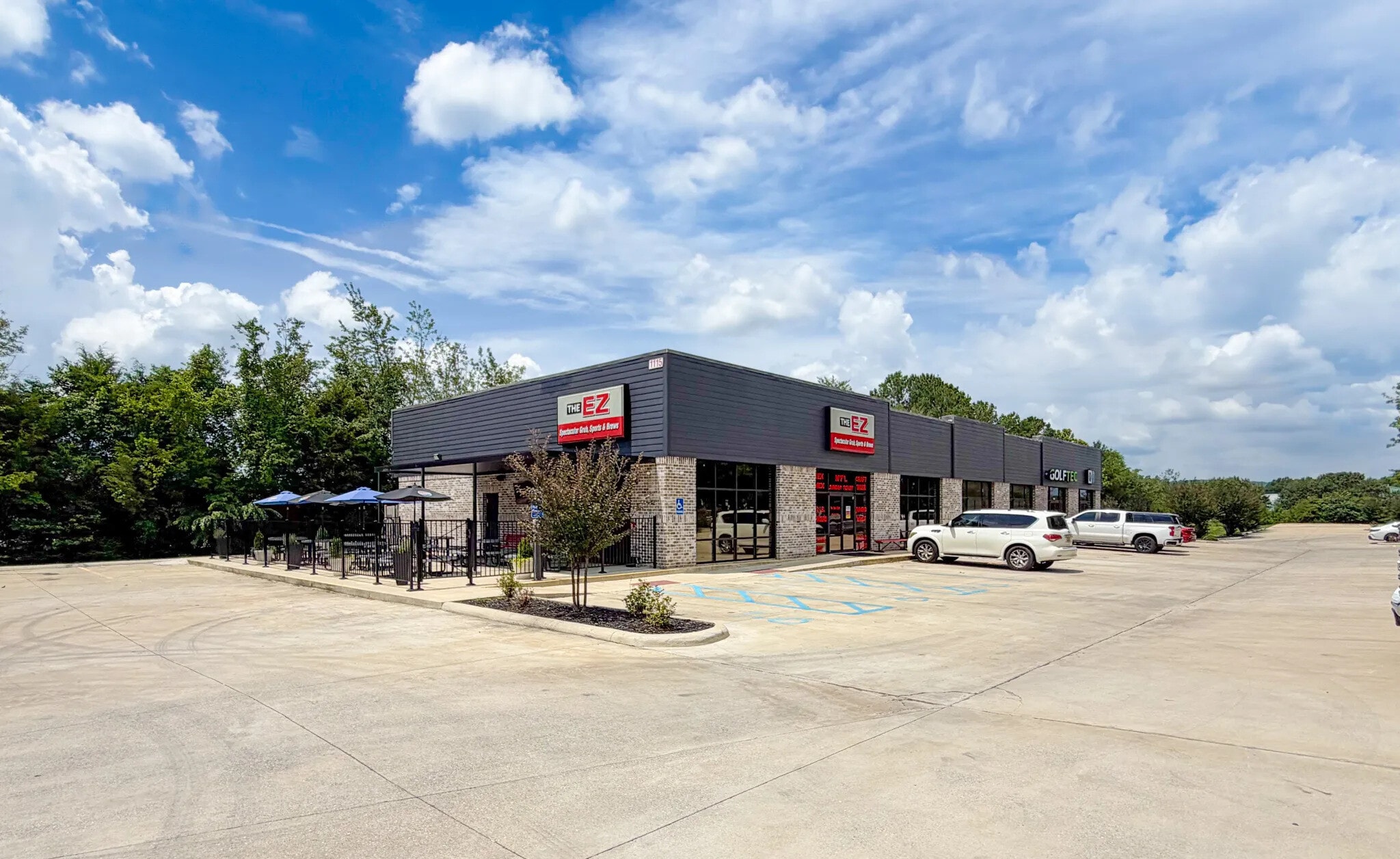 1115 McMurtrie Dr NW, Huntsville, AL à vendre Photo principale– Image 1 sur 3