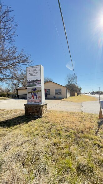 216 S FM 1660, Hutto, TX à louer - Photo de l’immeuble – Image 3 sur 21