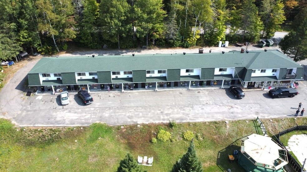 280 Rue Séraphin, Sainte-adele, QC à vendre - Photo principale – Image 2 sur 6