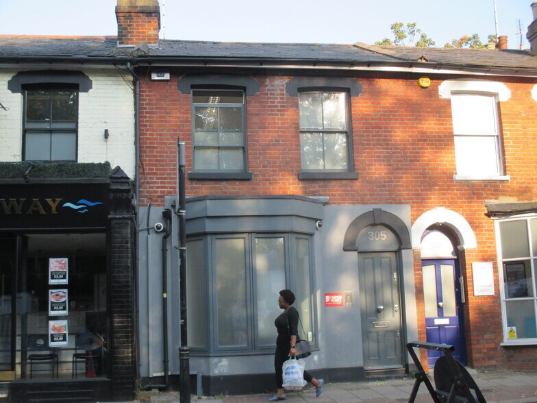 305 Regents Park Rd, Londres à louer - Photo de l’immeuble – Image 2 sur 2