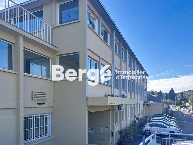 Plus de détails pour Local d'activités à louer