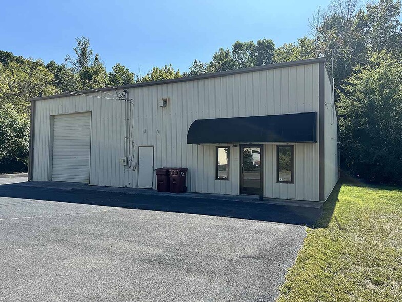 3307 Wayfield Dr, Johnson City, TN à louer - Photo de l’immeuble – Image 2 sur 2