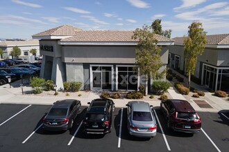 2425 W Horizon Ridge Pky, Henderson, NV à louer Photo de l’immeuble– Image 2 sur 12