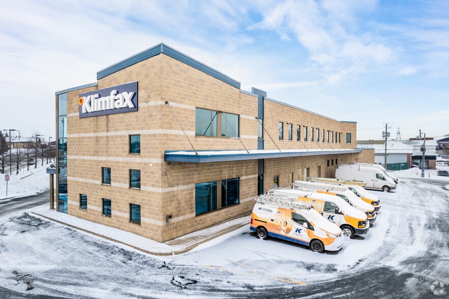 800-860 Rue Jean-Neveu, Longueuil, QC à louer - Photo de l’immeuble – Image 1 sur 9