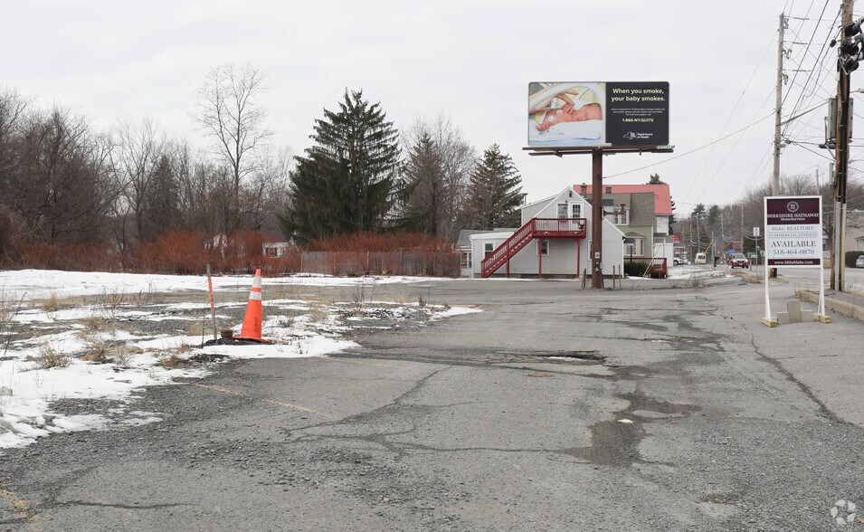 128-130 Main Ave, Wynantskill, NY à vendre - Photo de l’immeuble – Image 2 sur 13