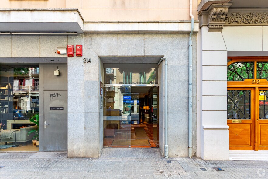Carrer del Rosselló, 214, Barcelone, Barcelona à louer - Photo de l’immeuble – Image 2 sur 3