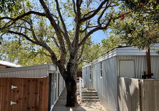 3728 Cross Creek Rd, Malibu, CA à louer Photo de l’immeuble– Image 1 sur 7